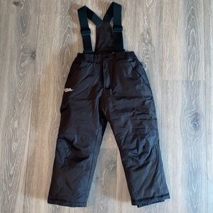 Snow pants with shoulder straps